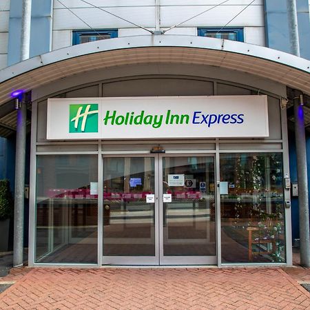 Holiday Inn Express Royal Docks By Ihg Londres Exterior foto
