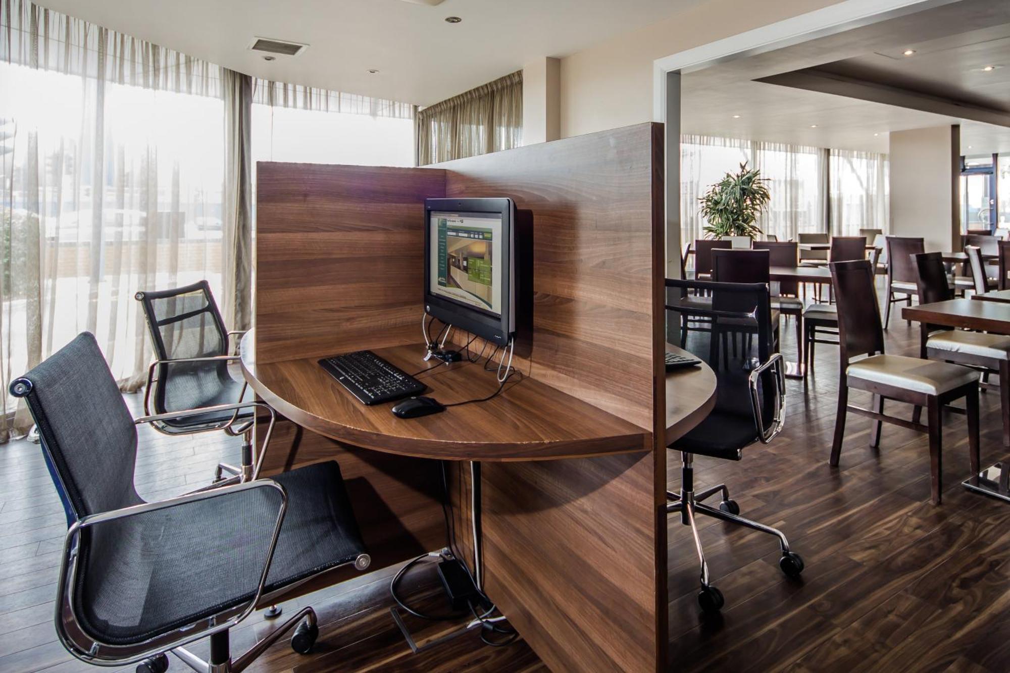 Holiday Inn Express Royal Docks By Ihg Londres Exterior foto