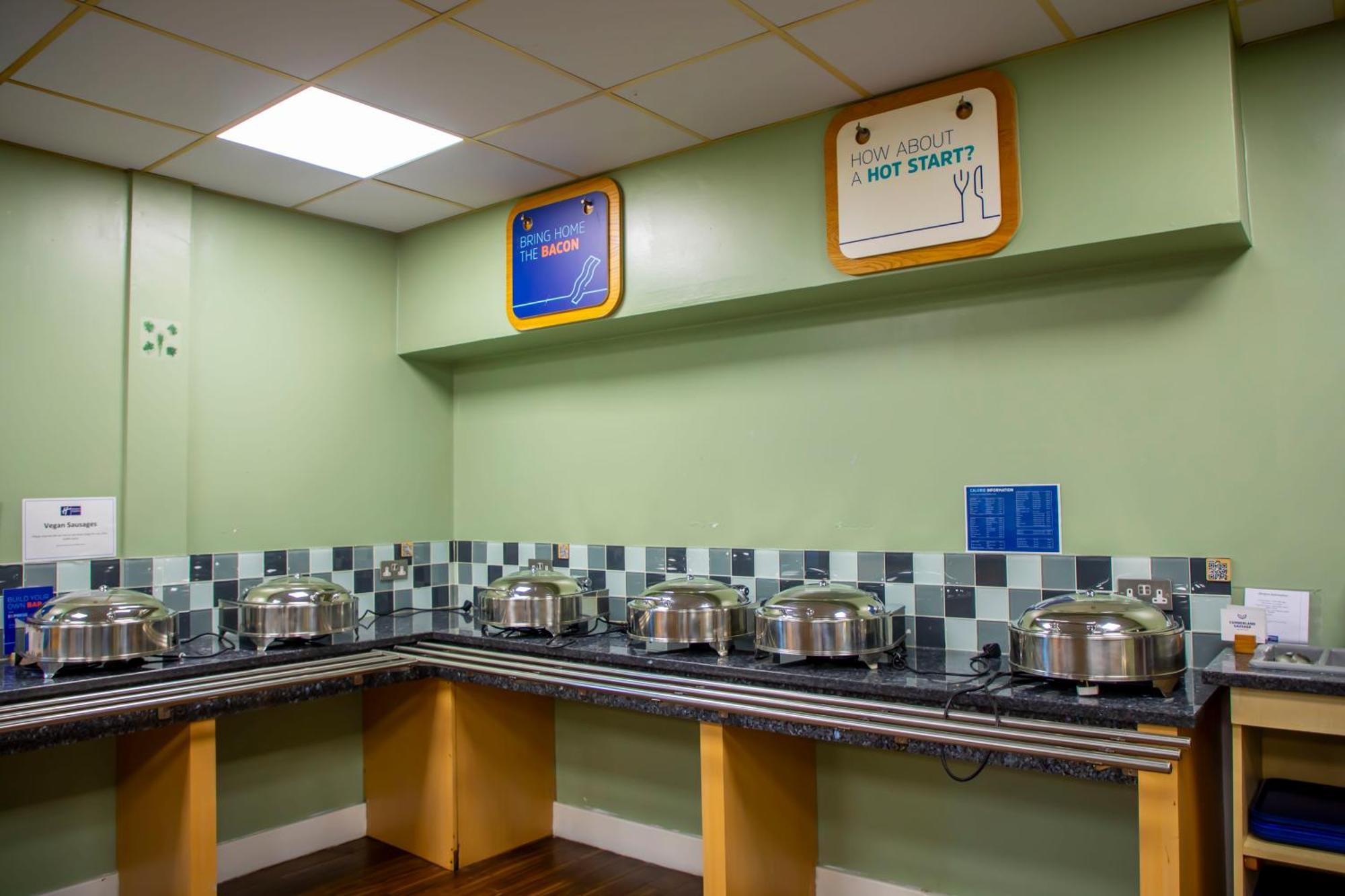 Holiday Inn Express Royal Docks By Ihg Londres Exterior foto